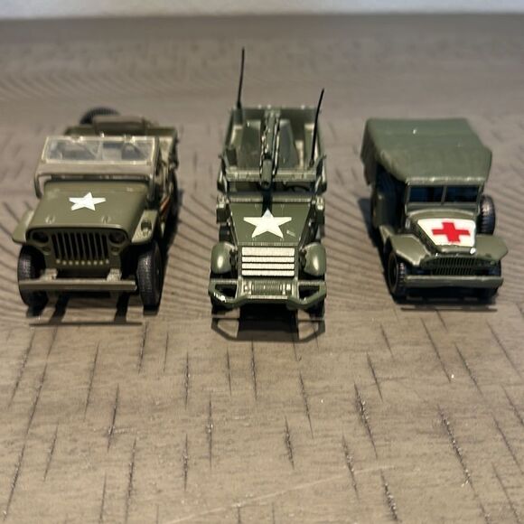 Lot of 3 Military Army Toy Collectables - Picture 2 of 10
